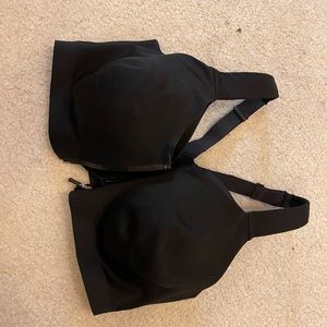 Lightly used Victoria’s Secret sports bra. Size 36DDD